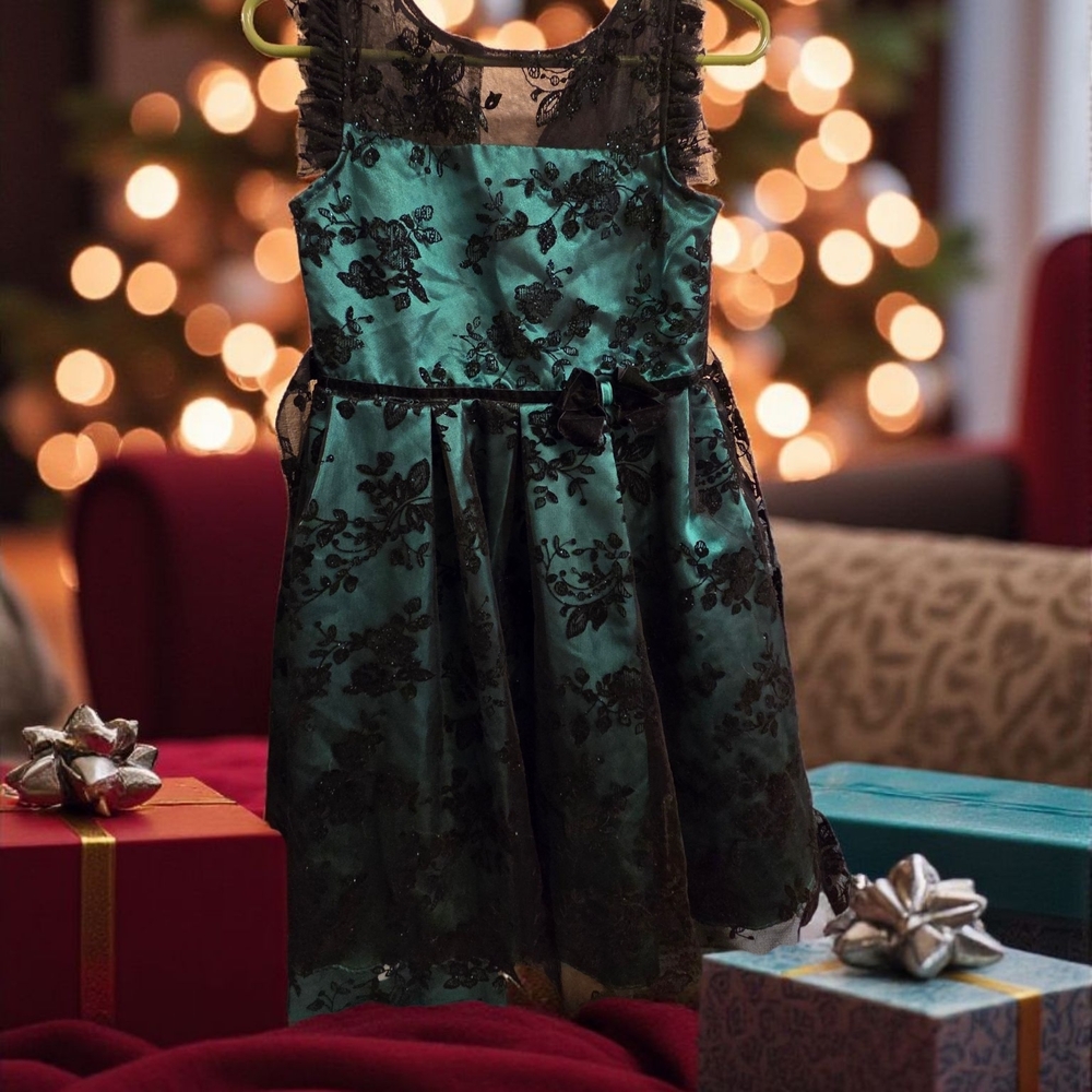 Elegant Green and Black Floral Dress